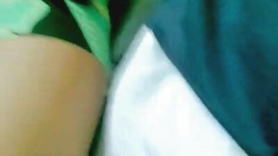 বড় বাউন্সি নকল দুধের সাথে একটি স্বর্ণকেশী সেক্স বাংলাদেশী রাজকুমারী চিত্কার করছে যেমন সে চুদছে